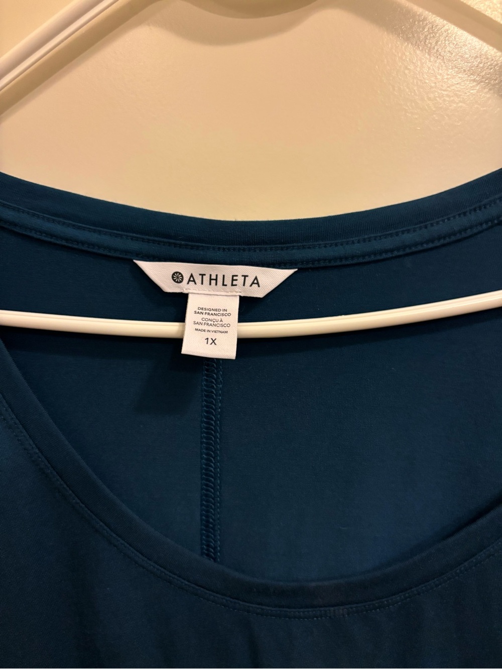 Women’s Athleta long sleeve Tee in Deep Teal Sz 1x - Picture 2 of 6